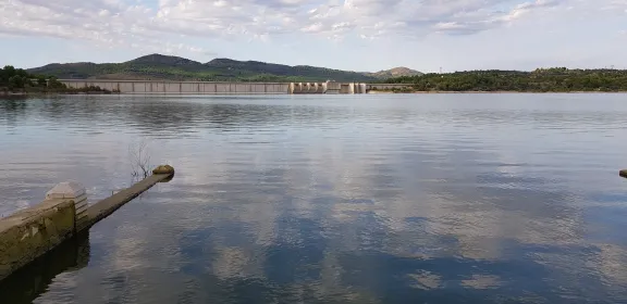 Presa y embalse de Bellus