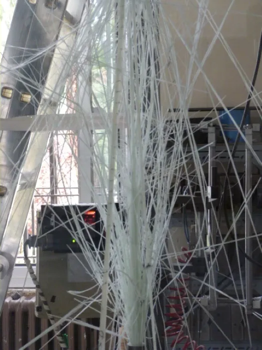 Foto de la rotura de barra de polímero reforzado con fibra de vidrio