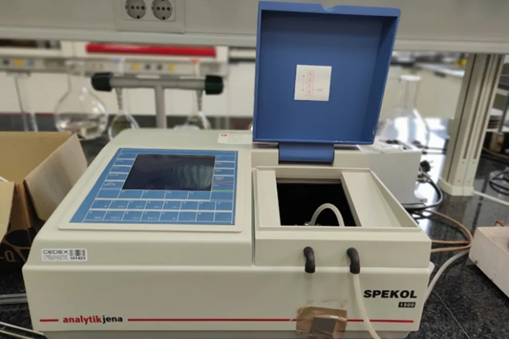 Foto delespectrofotómetro UV