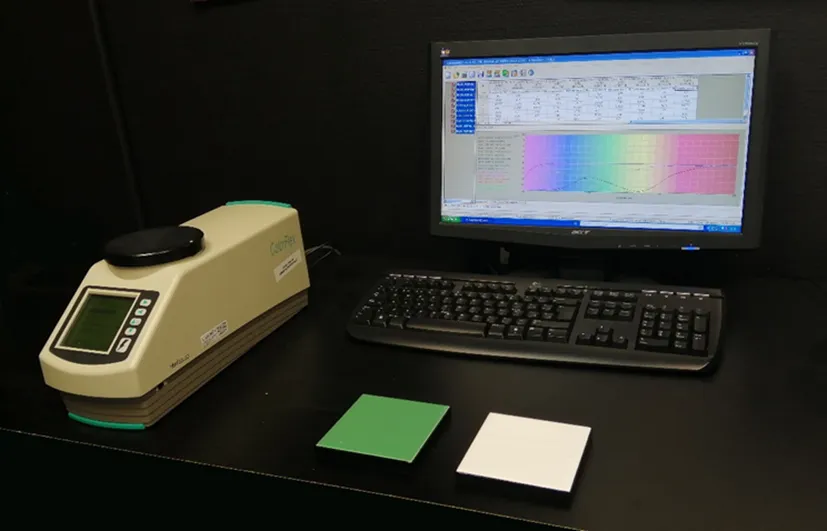 Foto del espectrocolorímetro