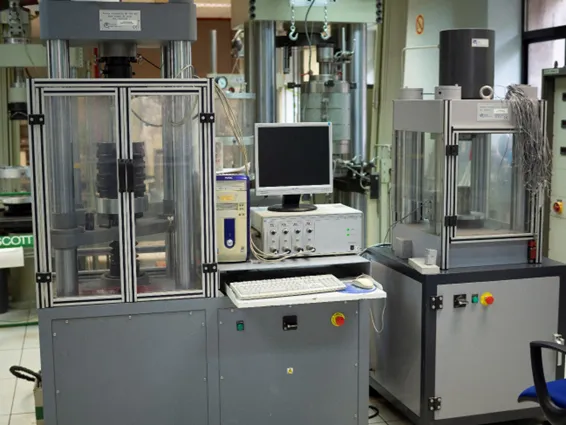 Prensa de ensayo para rocas