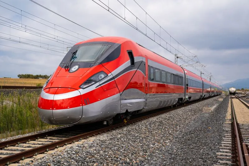Tren Zefiro v300 en vía.