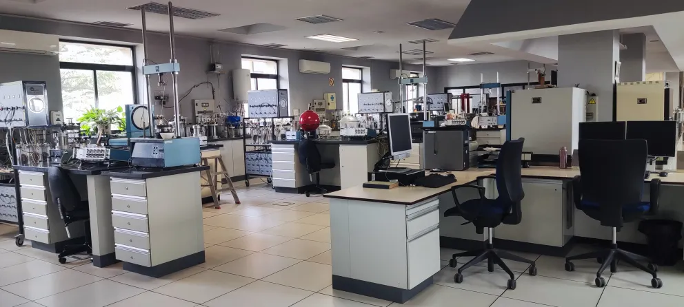 Sala de ensayos del Laboratorio de Geotecnia