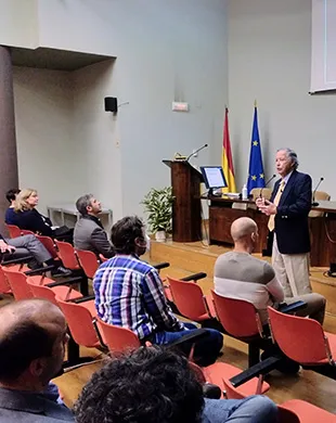 Experto Eduardo Kausel