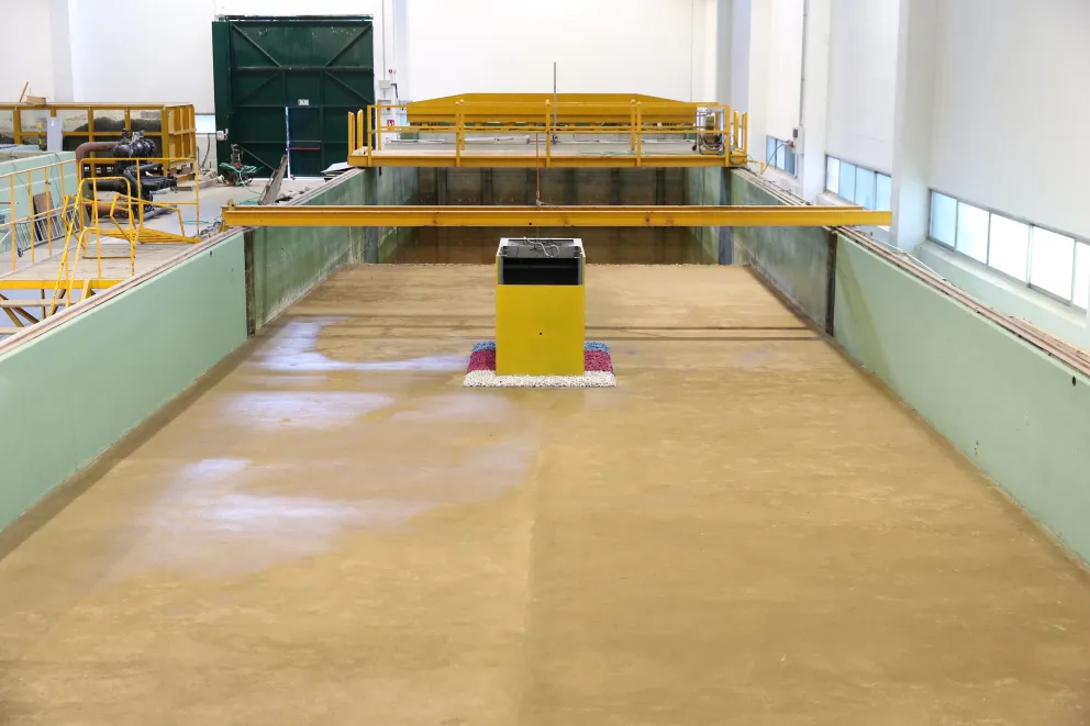 Canal de ensayo CEPYC. Estructura GBS