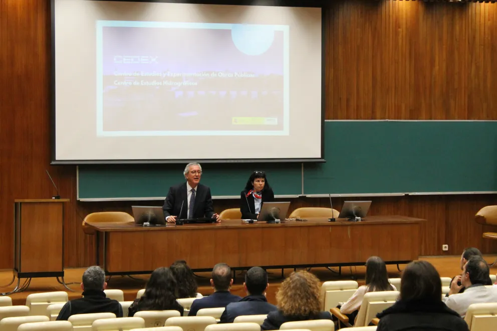 Visita MITMS y MITECO al CEH. Salón de actos