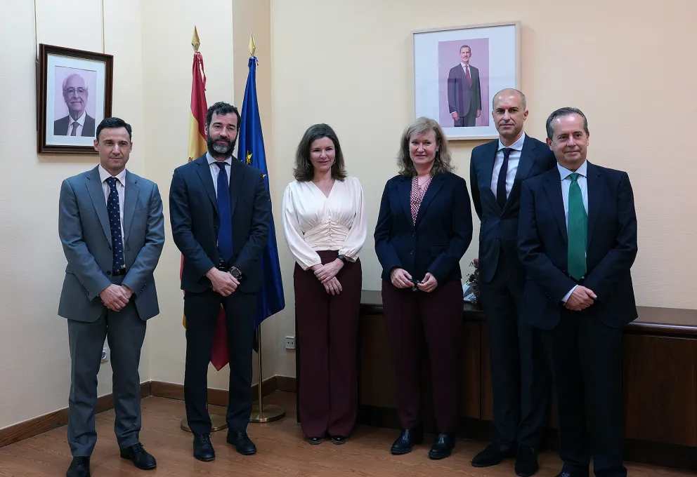 Personalidades asistentes a la Jornada técnica sobre descarbonización del transporte marítimo