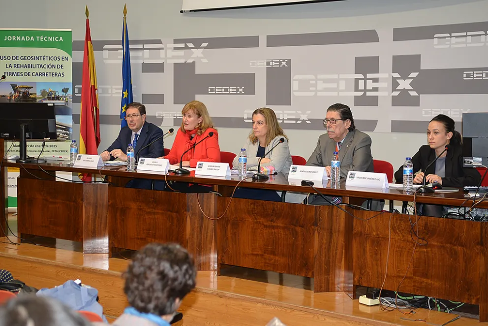 Jornada uso geosintéticos en rehabilitación de carreteras