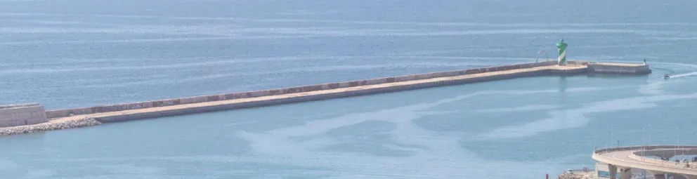 Dique de la bocana norte del Puerto de Barcelona