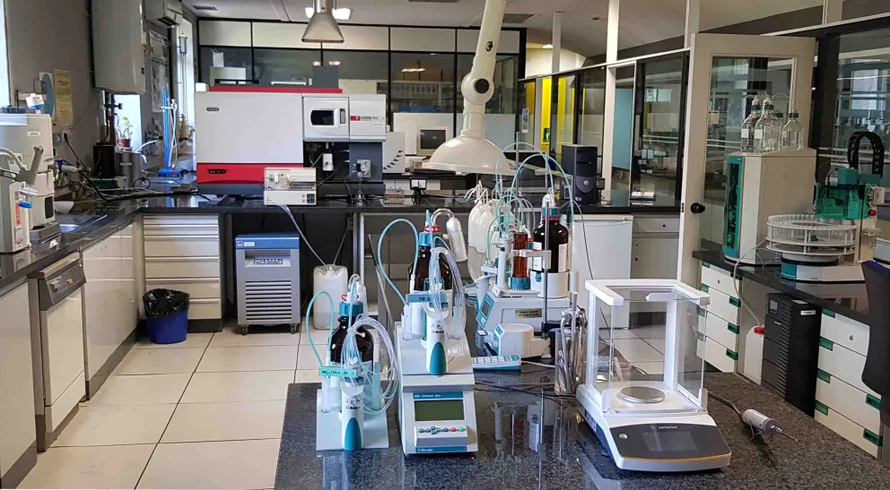 Vista general del Laboratorio de Química