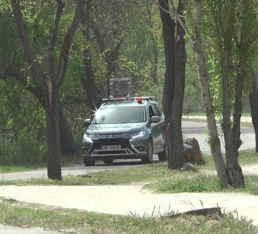 Coche con colector de insectos, muestreando en la ribera del Manzanares (Madrid)