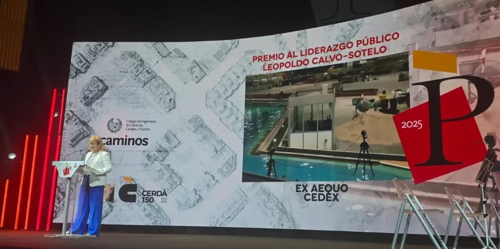La directora del CEDEX en la gala de la Fundación Caminos