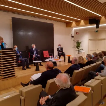 La Directora del CEDEX junto al Presidente del Colegio de ICCP, el Secretario General de Agenda Urbana y Vivienda, y el Presidente de la Fundación Eduardo Torroja