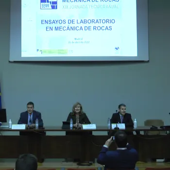 Mesa inaugural de la jornada