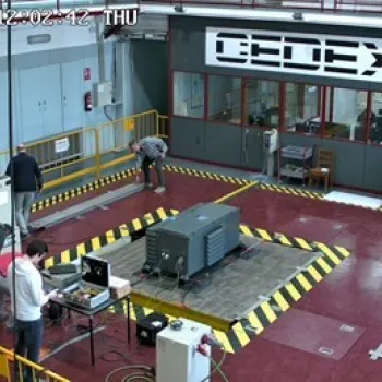 Ensayo de choque y vibración en el simulador sísmico