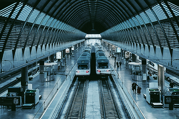vista interior de estación de tren